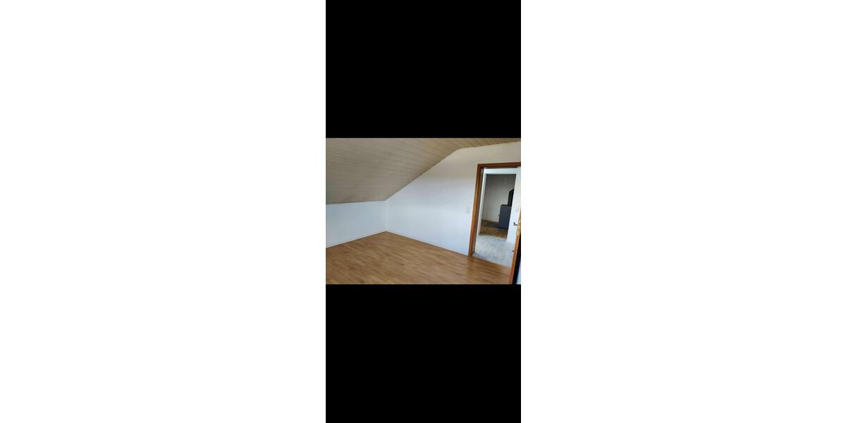 Dachgeschoßwohnung Wöllstein - 3.5 Zimmer, 75 m&sup2;, 920&euro; | Angebot:25791010