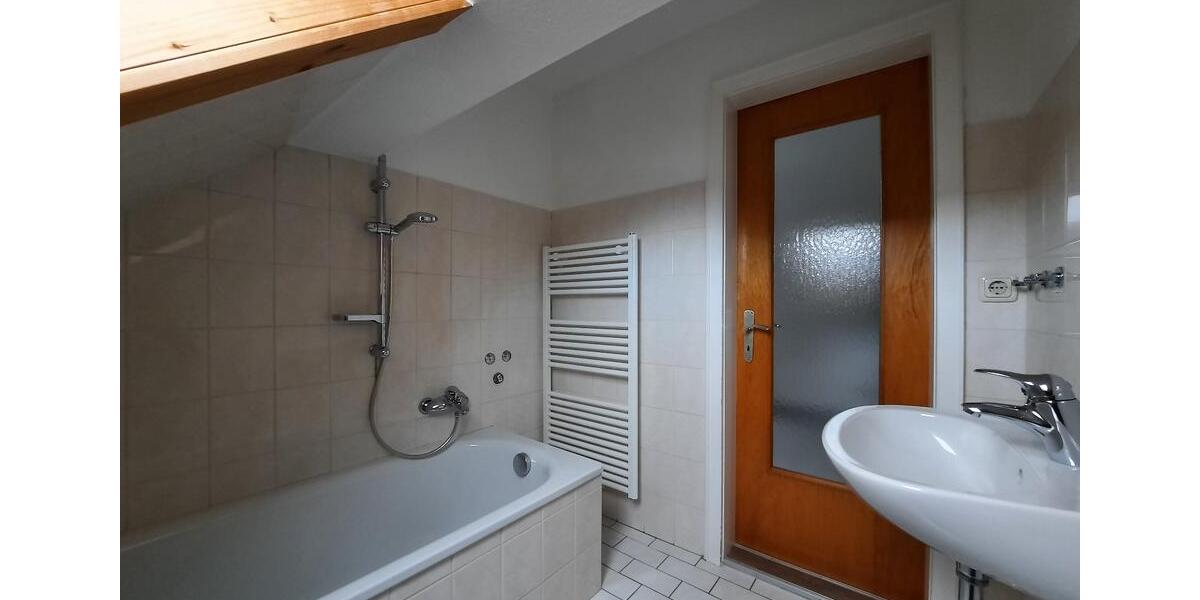 Dachgeschoßwohnung Bad Alexandersbad - 2 Zimmer, 35 m&sup2;, 270&euro; | Angebot:26702059