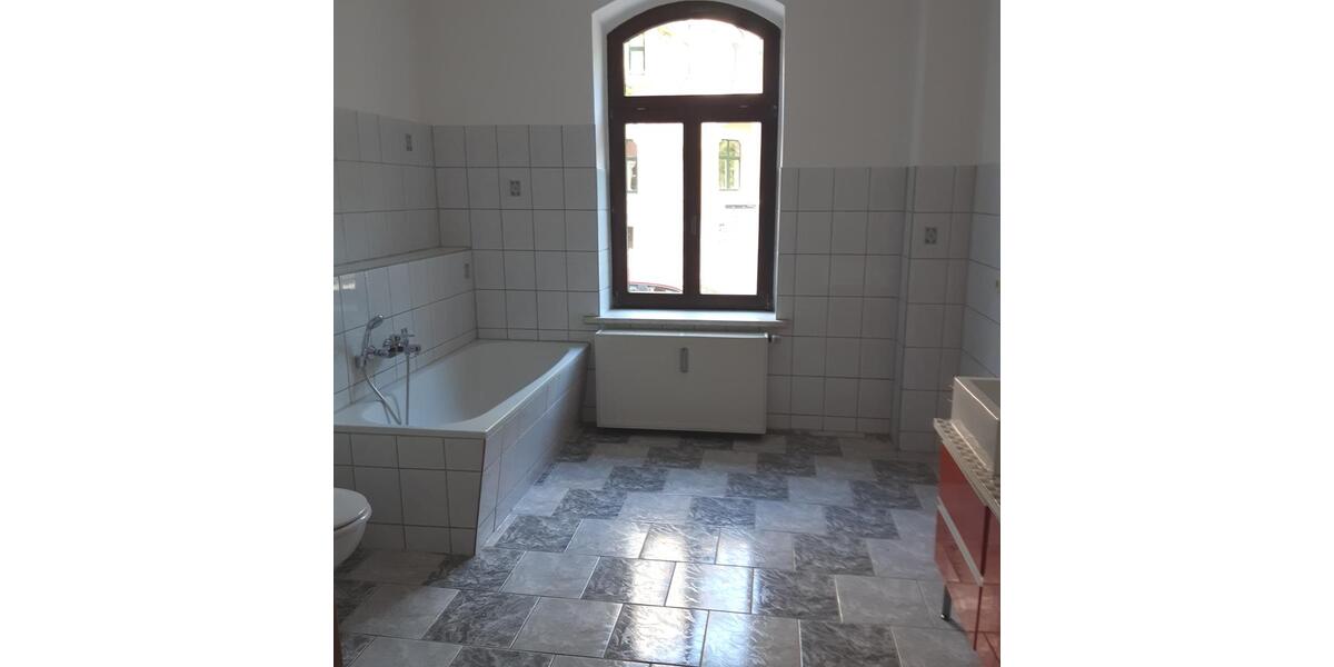 Erdgeschoßwohnung Plauen Bahnhofsvorstadt - 4 Zimmer, 110 m&sup2;, 605&euro; | Angebot:26533102