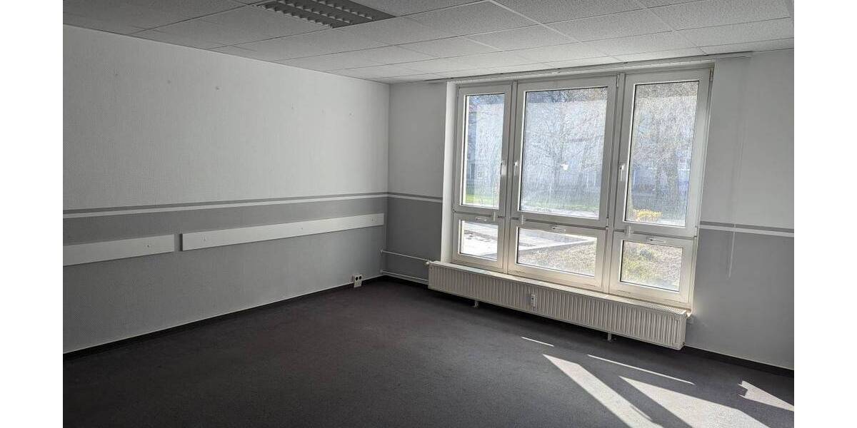 Gewerbeobjekt Chemnitz Zentrum - 8 Zimmer, 138 m&sup2;, 1.375&euro; | Angebot:26695881