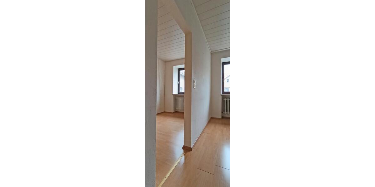 Erdgeschoßwohnung Langquaid - 3 Zimmer, 68 m&sup2;, 680&euro; | Angebot:26620683
