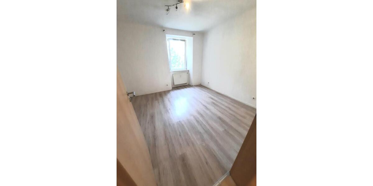 Etagenwohnung Mitterteich - 3 Zimmer, 83 m&sup2;, 590&euro; | Angebot:25823252