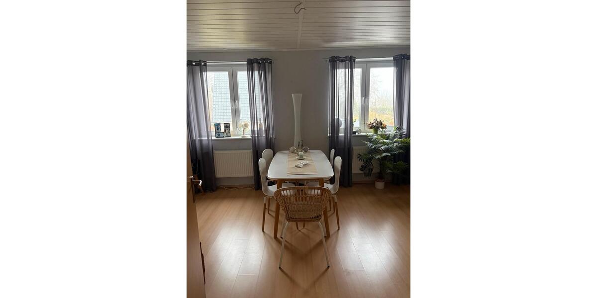 Dachgeschoßwohnung Neumünster Brachenfeld/Ruthenberg - 2 Zimmer, 60 m&sup2;, 700&euro; | Angebot:25217643