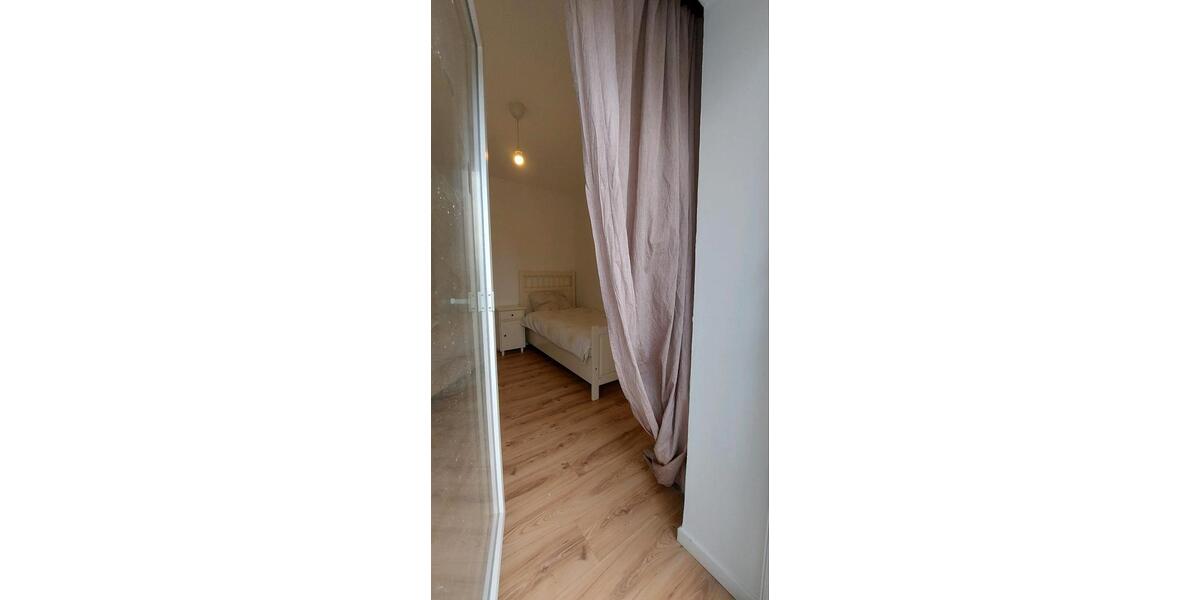 Etagenwohnung Saarbrücken West - 4 Zimmer, 74 m&sup2;, 250&euro; | Angebot:25958795