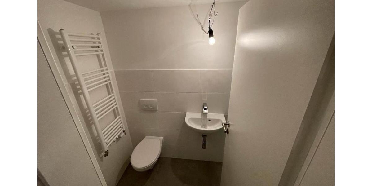 EFH, 5 ZKB , 140qm , 2 Bäder , 2 Parkplätze zu vermieten 2 zimmer