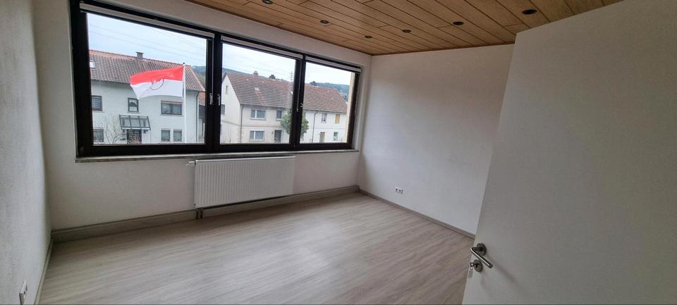 Erdgeschoßwohnung Kronach - 2.5 Zimmer, 95 m&sup2;, 700&euro; | Angebot:26626281