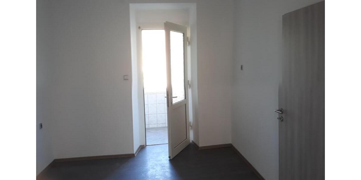 Etagenwohnung Neunkirchen - 4 Zimmer, 105 m&sup2;, 830&euro; | Angebot:24432357