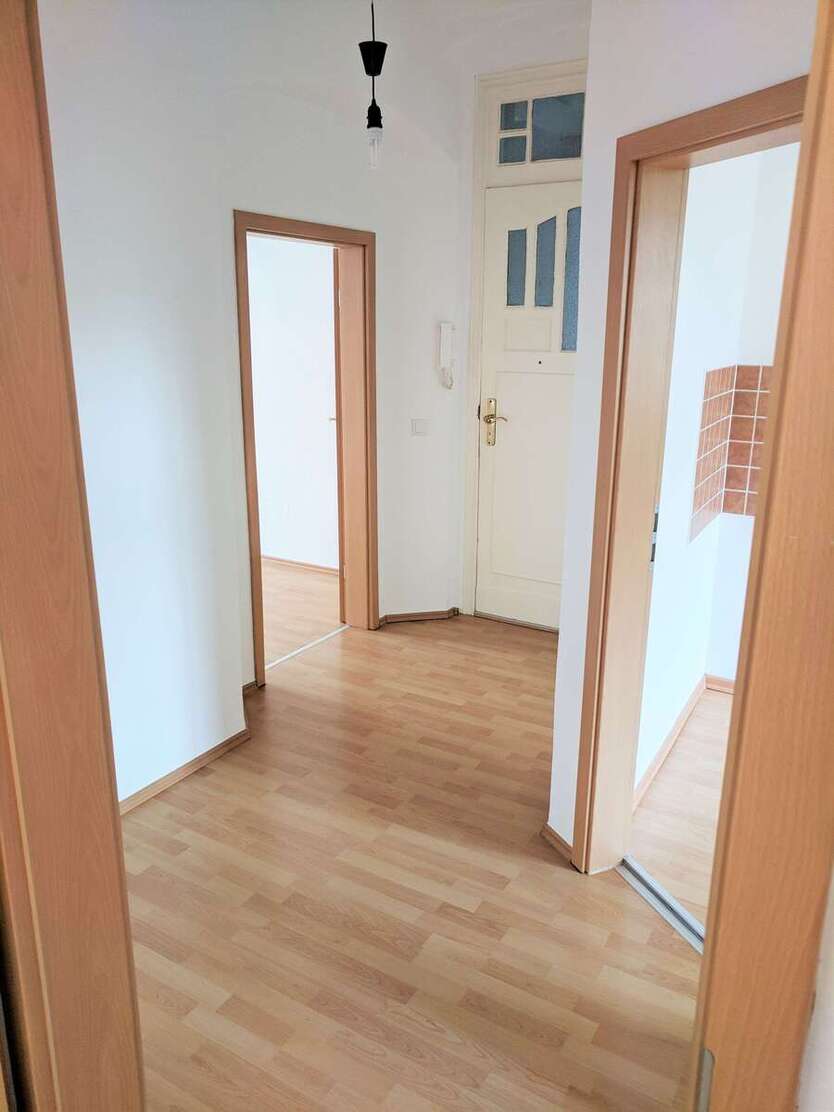ruhige 3 Zimmer-Wohnung im Erdgeschoss *Einbauküche möglich* 3 zimmer