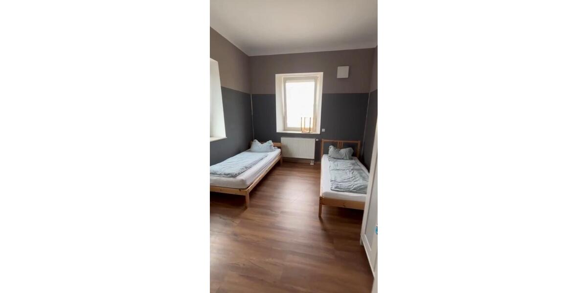 Wohnen auf Zeit Burgheim - 10 Zimmer, 20 m&sup2;, 16&euro; | Angebot:25653924