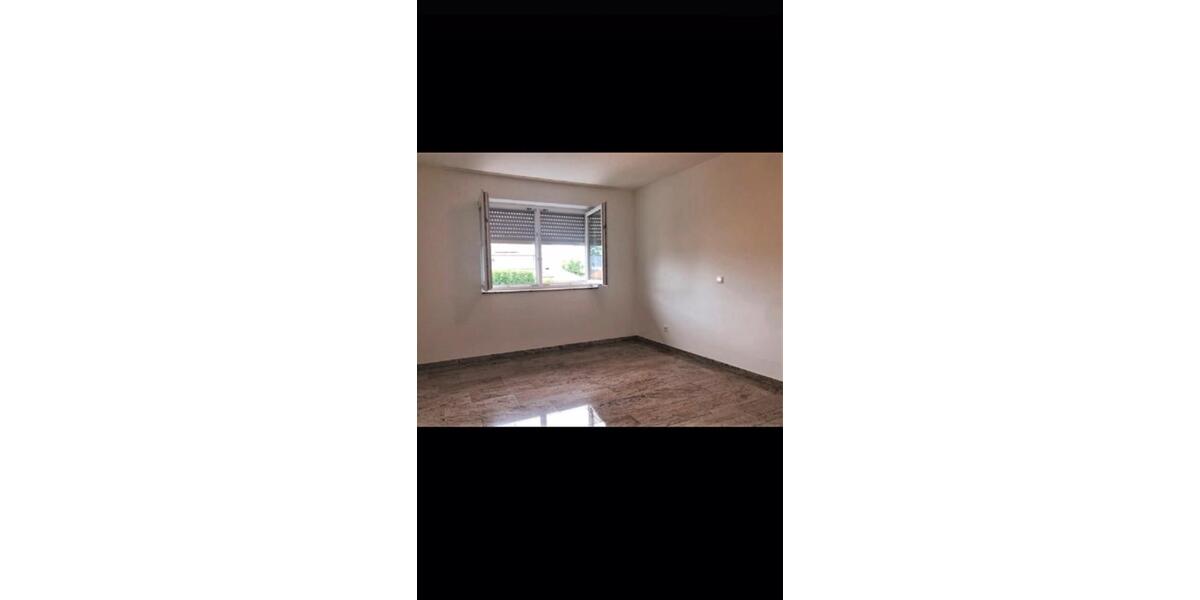 Etagenwohnung Freiburg im Breisgau Lehen - 3 Zimmer, 90 m&sup2;, 1.550&euro; | Angebot:26640258