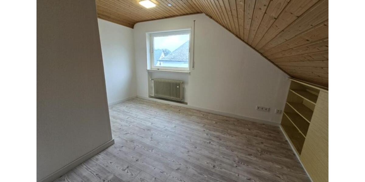 Erdgeschoßwohnung Niederwörresbach - 5 Zimmer, 128 m&sup2;, 890&euro; | Angebot:25963051