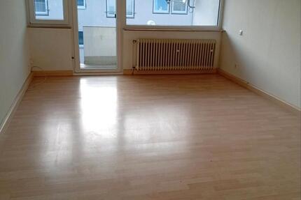 Frisch renovierte 2 Zimmer Wohnung zimmer