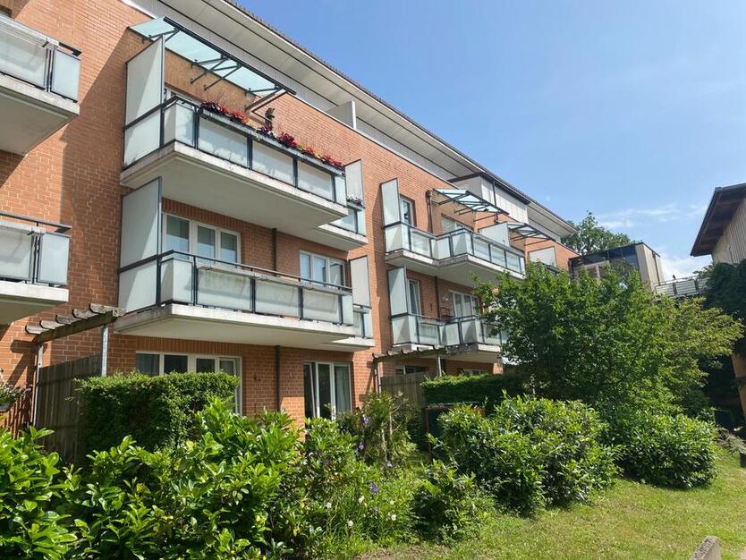 Garstedt am Waldrand - Wohnung mit Terrasse - Gäste-Duschbad - Wannenbad - EBK - TG-PLatz