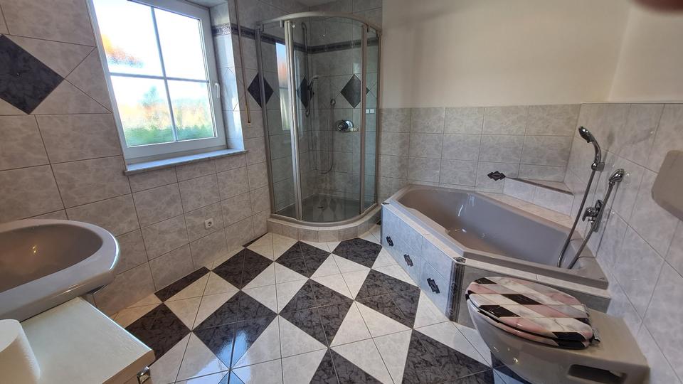 Erdgeschoßwohnung Röhrnbach - 3 Zimmer, 105 m&sup2;, 840&euro; | Angebot:25480101