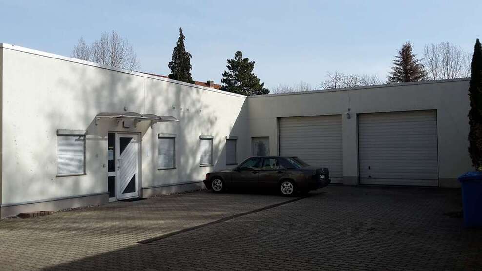 Büro in Merseburg 1.745 € 410 m²