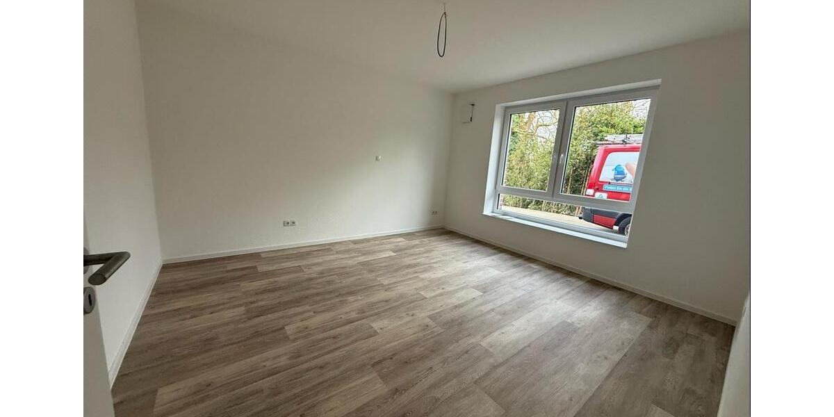 Erdgeschoßwohnung Zetel - 2 Zimmer, 89 m&sup2;, 910&euro; | Angebot:22266598