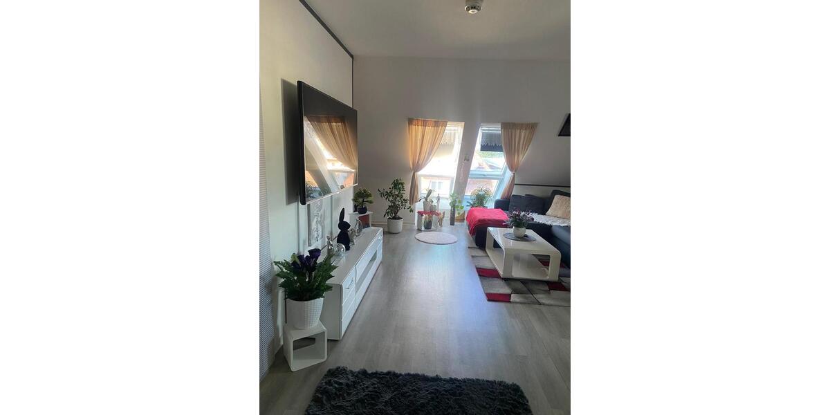 Dachgeschoßwohnung Sömmerda - 2.5 Zimmer, 39 m&sup2;, 502&euro; | Angebot:26593352