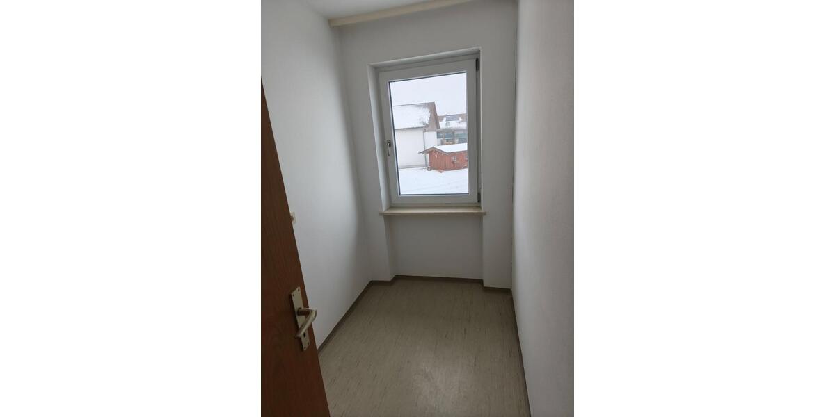 Etagenwohnung Plattling - 3 Zimmer, 61 m&sup2;, 570&euro; | Angebot:24582839