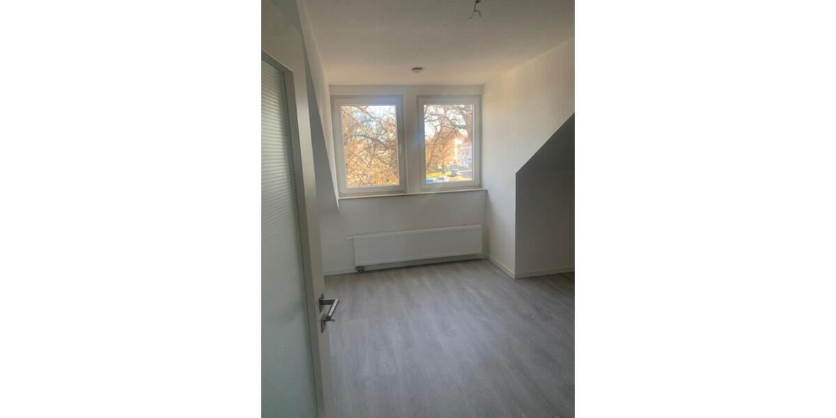 Dachgeschoßwohnung Apolda - 3 Zimmer, 92 m&sup2;, 810&euro; | Angebot:25540086