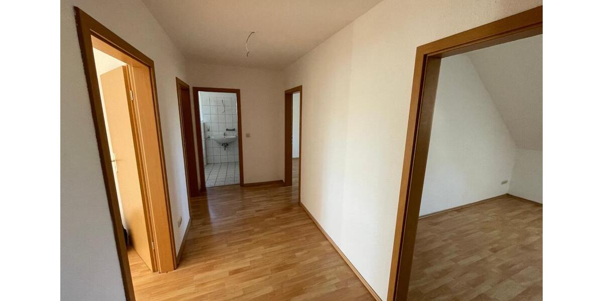 Dachgeschoßwohnung Bad Lobenstein - 3 Zimmer, 68 m&sup2;, 374&euro; | Angebot:26439295