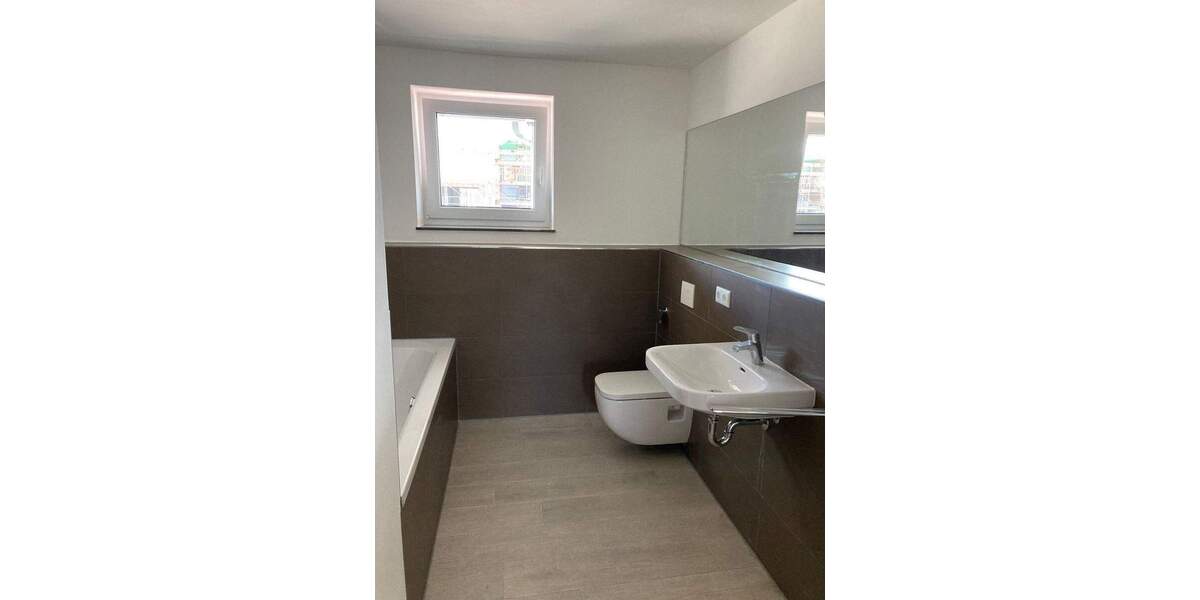 Etagenwohnung Schweinfurt Musikerviertel und amerik. Siedlung - 4 Zimmer, 114 m&sup2;, 1.145&euro; | Angebot:26189400