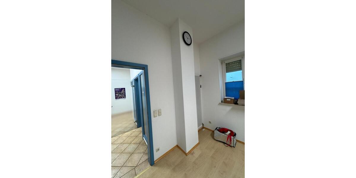 Ortenberg Moderne Geschäftsräume zur Miete – inkl. PKW Stellplatz 4 zimmer