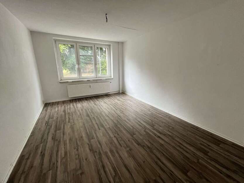 Wohnung zum Mieten in Hainichen 140,64 € 24 m²