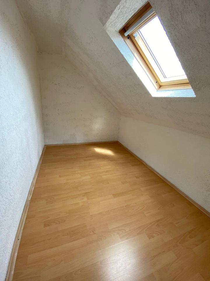 3ZKB - Wohnung mit seperatem Eingang & Balkon mit Top Ausblick