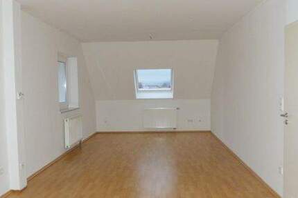 Wohnung Schwandorf - 3 Zimmer, 69 m&sup2;, 510&euro; | Angebot:25154569
