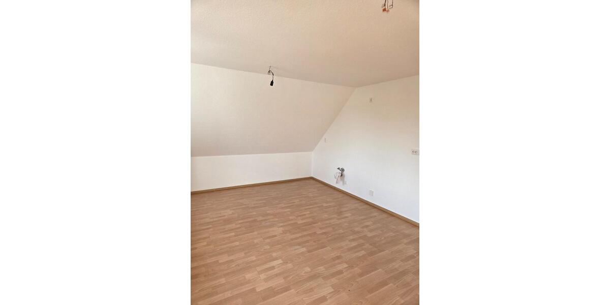 Dachgeschoßwohnung Ottendorf-Okrilla Okrilla - 1 Zimmer, 31 m&sup2;, 280&euro; | Angebot:25751098