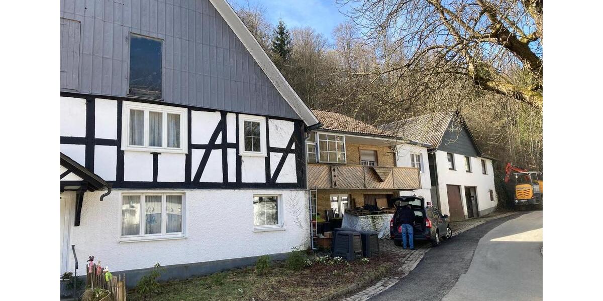 Doppelhaushälfte Olpe - 12 Zimmer, 200 m&sup2;, 1.000&euro; | Angebot:23580942