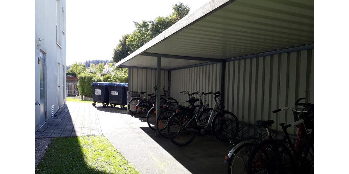 Dachgeschoßwohnung Holzkirchen - 1 Zimmer, 22 m&sup2;, 270&euro; | Angebot:24815268