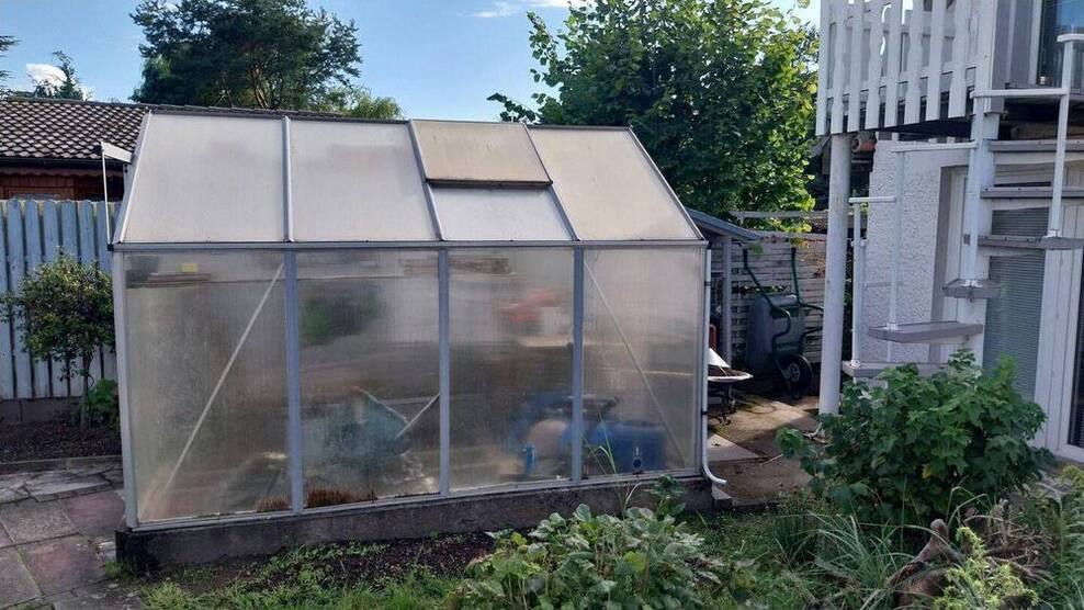 schöner Bungalow, 2,5 Zimmer mit Garage und Garten