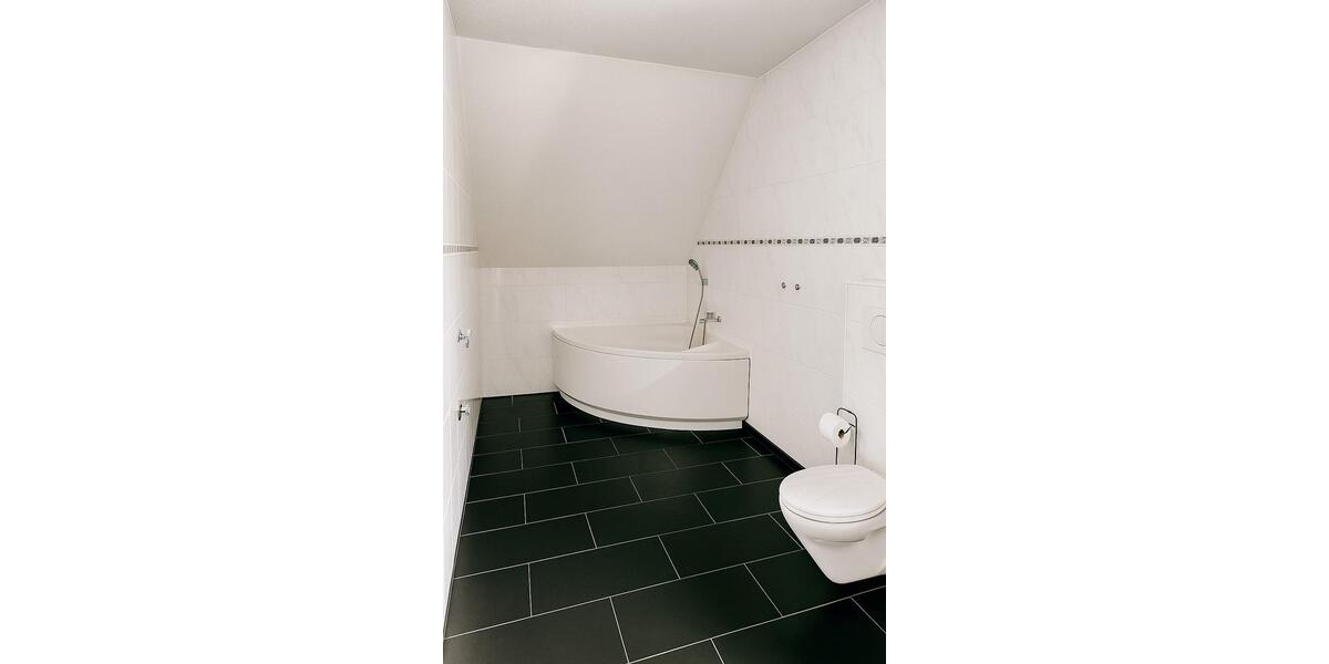 Dachgeschoßwohnung Haiger - 4 Zimmer, 94 m&sup2;, 800&euro; | Angebot:24776459