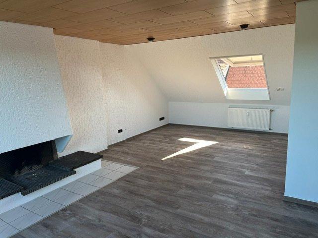 Dachgeschoßwohnung Saarbrücken West - 2 Zimmer, 80 m&sup2;, 700&euro; | Angebot:26600731