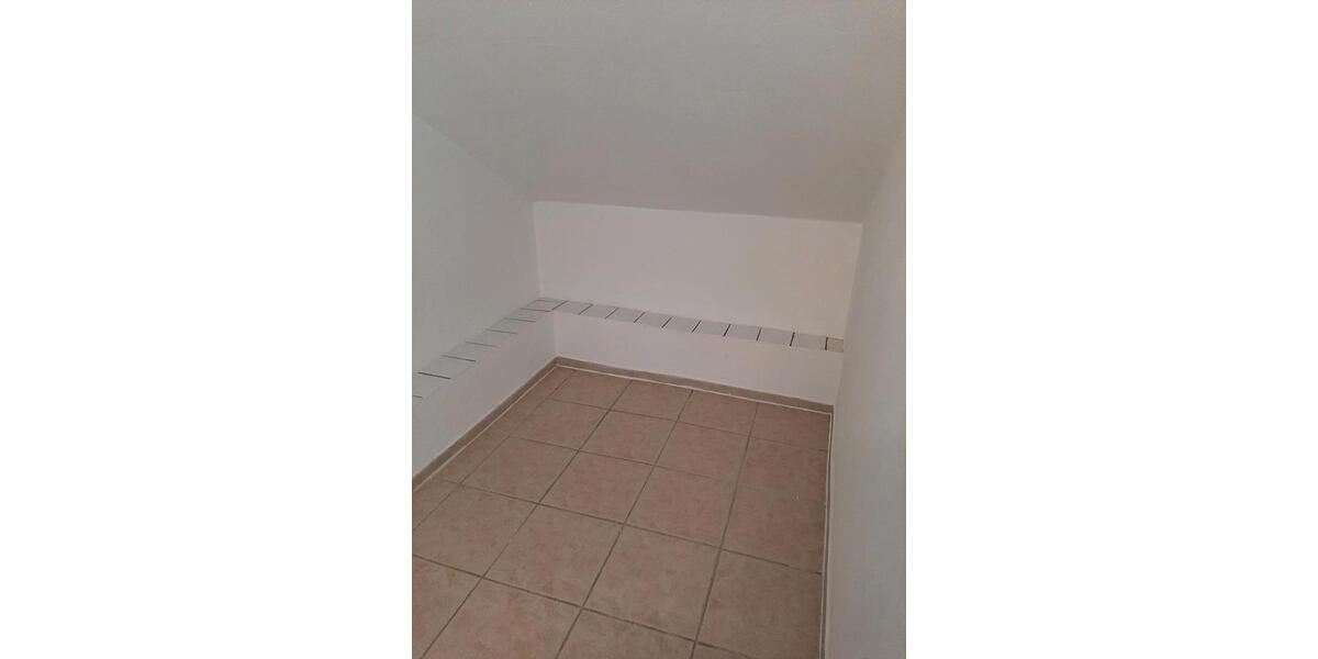 Dachgeschoßwohnung Langenselbold - 1 Zimmer, 25 m&sup2;, 470&euro; | Angebot:24851844