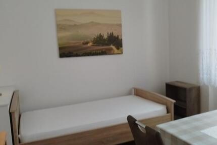 Frisch saniertes WG-Zimmer zimmer