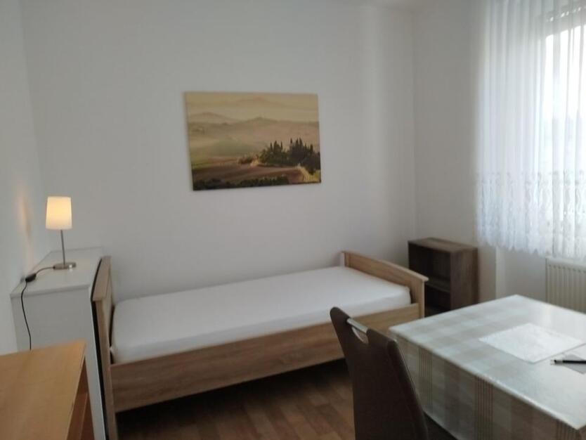 Frisch saniertes WG-Zimmer zimmer