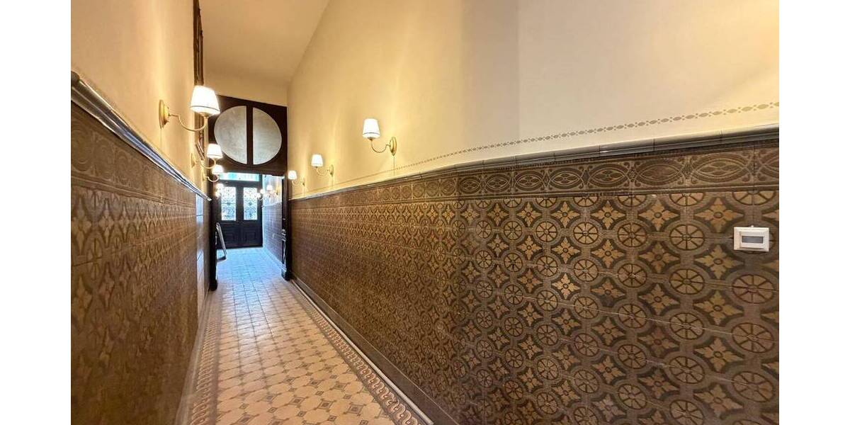 Etagenwohnung Baden-Baden Innenstadt - 5 Zimmer, 242 m&sup2;, 4.100&euro; | Angebot:26730776