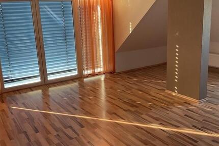 Wohnung Glauchau - 3 Zimmer, 93 m&sup2;, 600&euro; | Angebot:24473680