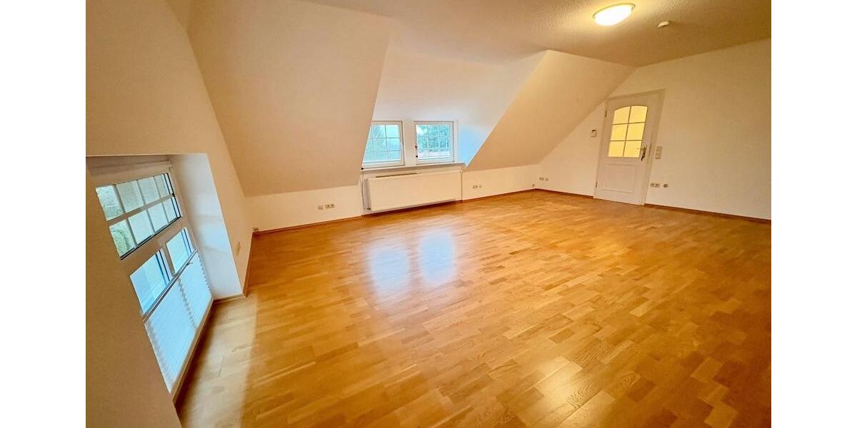 Dachgeschoßwohnung Hoya - 3 Zimmer, 100 m&sup2;, 700&euro; | Angebot:24638734