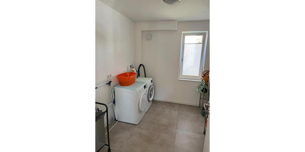 Erdgeschoßwohnung Lemgo - 3 Zimmer, 98 m&sup2;, 1.255&euro; | Angebot:26585771