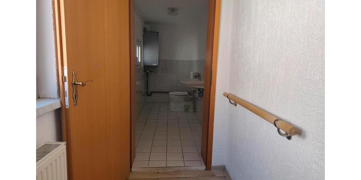 Erdgeschoßwohnung Köthen (Anhalt) - 5 Zimmer, 150 m&sup2;, 1.100&euro; | Angebot:26323290