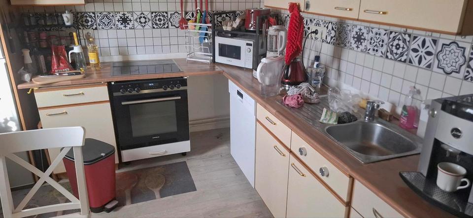 Hochparterre Ahnatal - 6 Zimmer, 140 m&sup2;, 1.200&euro; | Angebot:26581586
