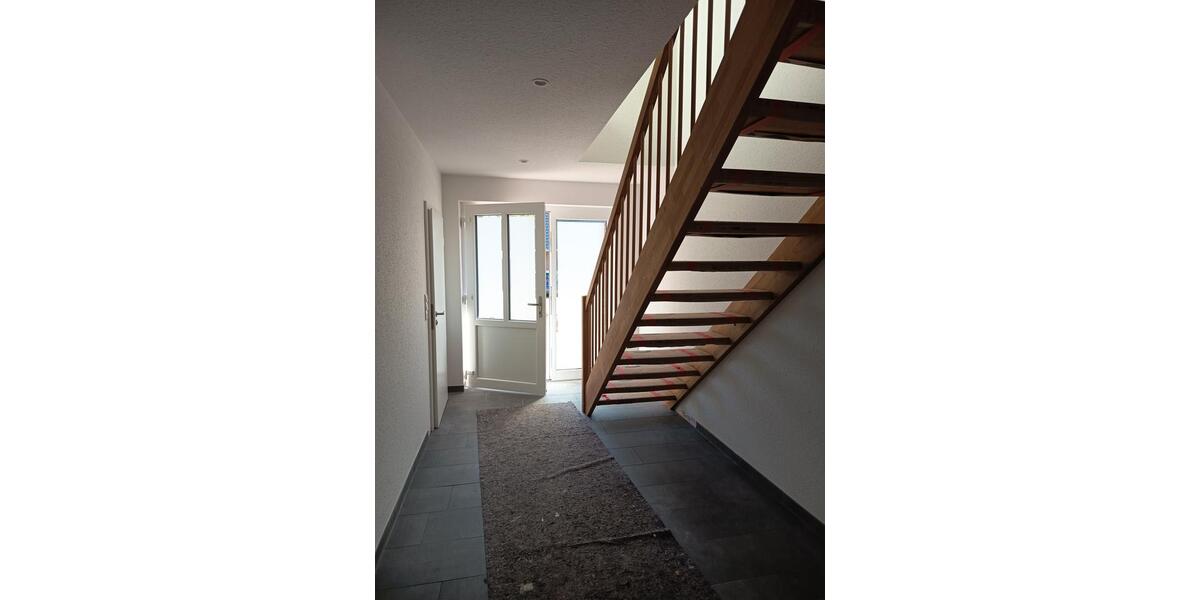 Doppelhaushälfte Zetel - 6 Zimmer, 200 m&sup2;, 1.500&euro; | Angebot:26533162