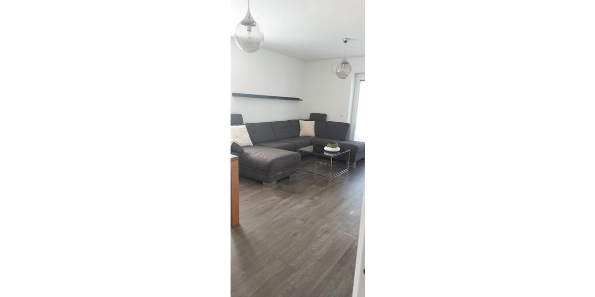 Dachgeschoßwohnung Neuburg an der Donau - 3 Zimmer, 75 m&sup2;, 1.040&euro; | Angebot:26489906