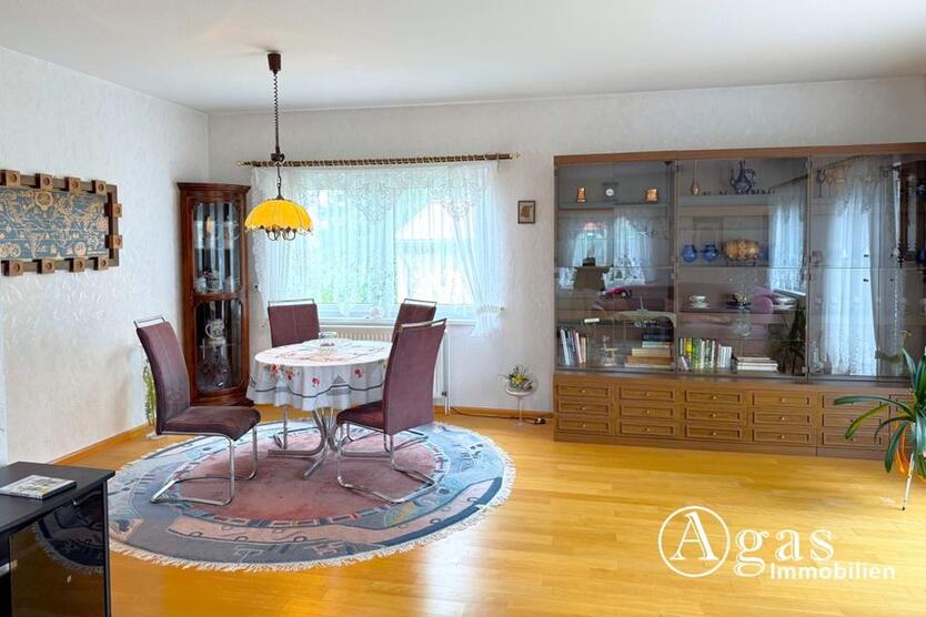 möbliertes Einfamilienhaus mit ca. 180 m² Wohnfläche, 6 Zimmern und Pool in Ahrensfelde zimmer