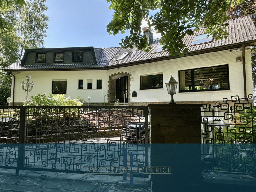 Haus zum Mieten in Aachen 2.200 € 283 m² 7 zimmer