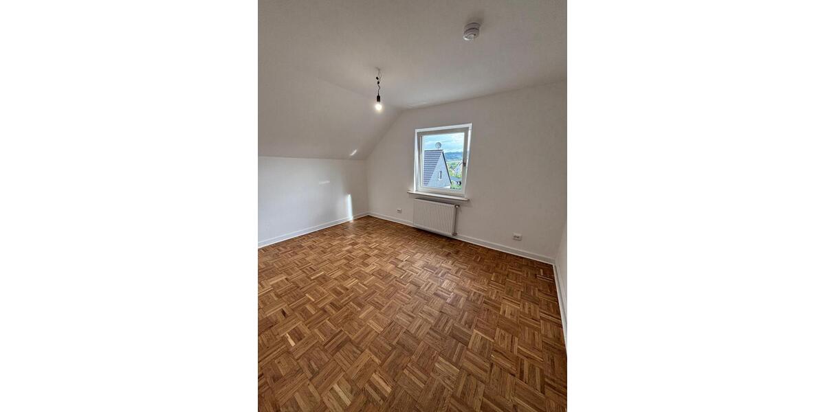 Dachgeschoßwohnung Negenborn - 3 Zimmer, 80 m&sup2;, 600&euro; | Angebot:24755674