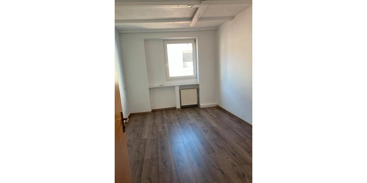 Etagenwohnung Hildesheim Himmelsthür - 3 Zimmer, 97 m&sup2;, 1.200&euro; | Angebot:26248093